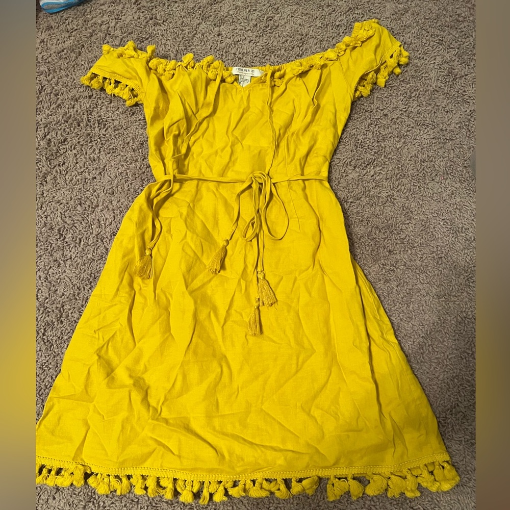 Forever 21 Dress size large; vacation dress; tassels; yellow